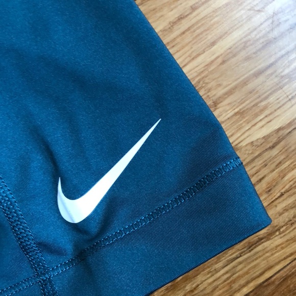 🔴Nike Pro Capri training pants - Picture 3 of 3